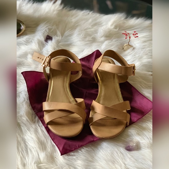 ❌SOLD❌ 🌟Spring Sandals🌟 - Picture 2 of 7